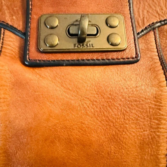 Fossil Brown Leather Tote XLarge and Great for Travel Totes